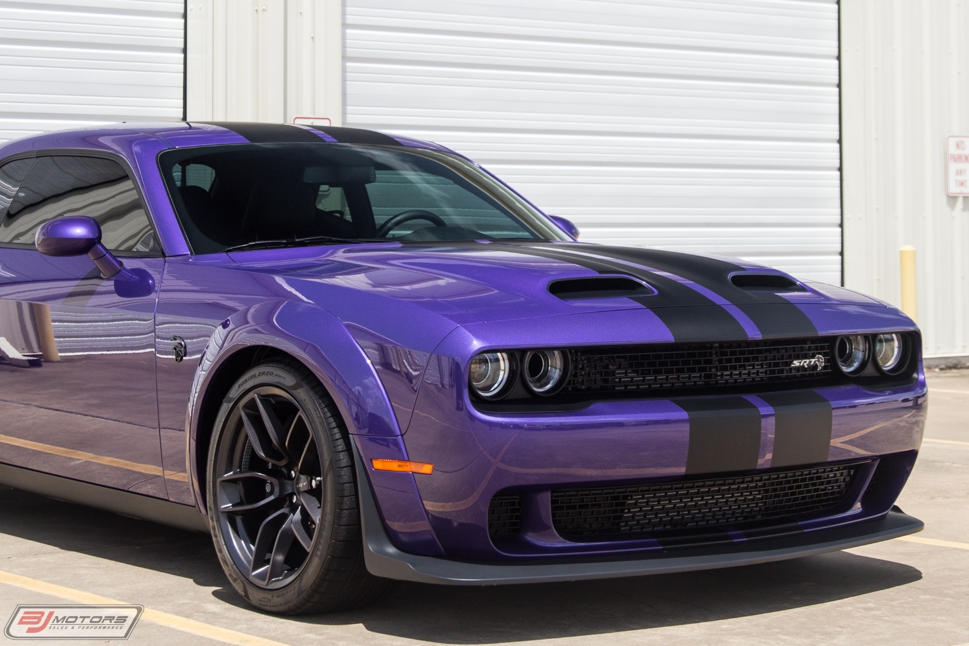 Dodge Challenger srt8 фиолетовый