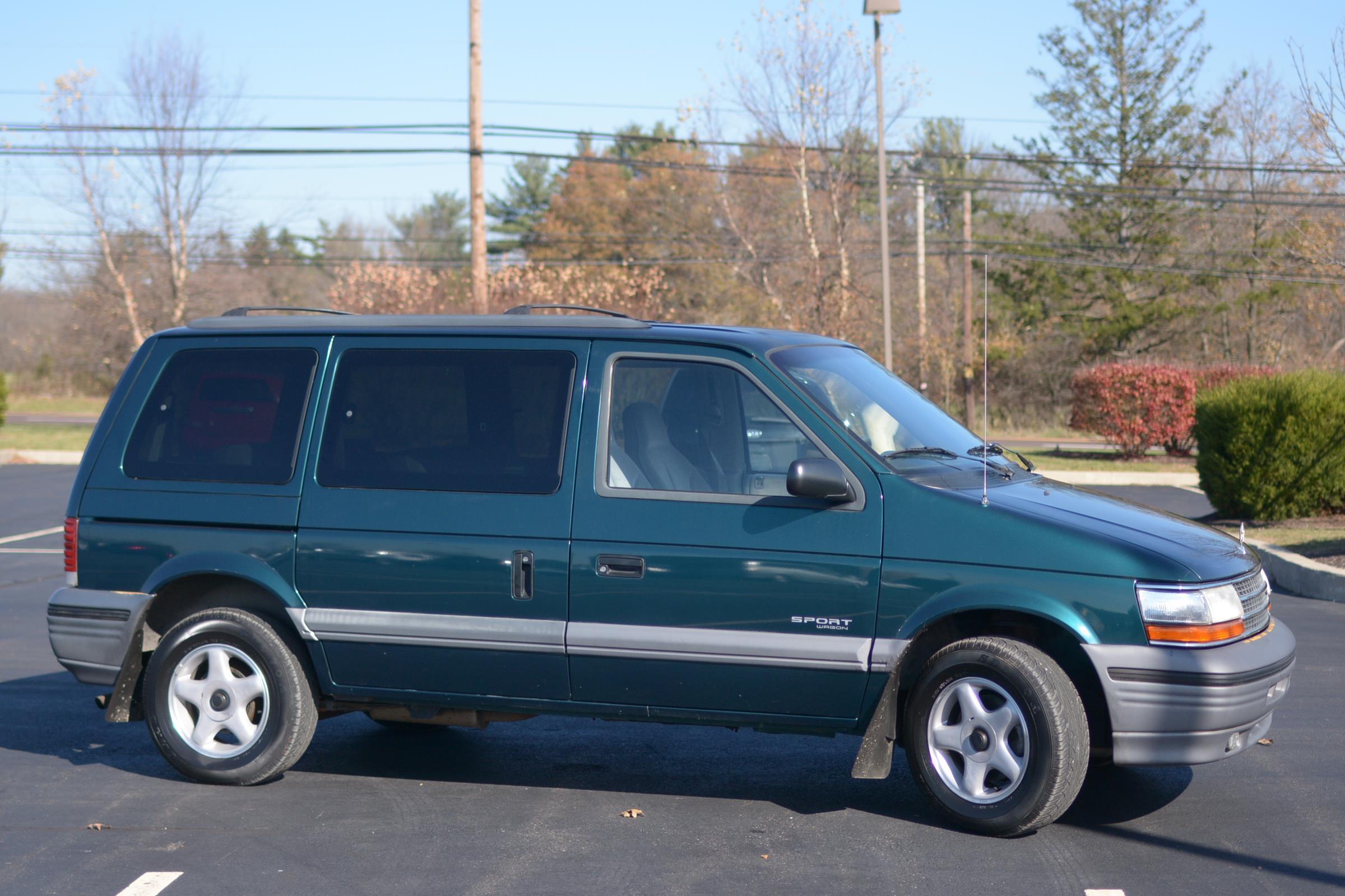 1994 Plymouth Voyager Se Nice Clean Low Miles Engine Problem Need