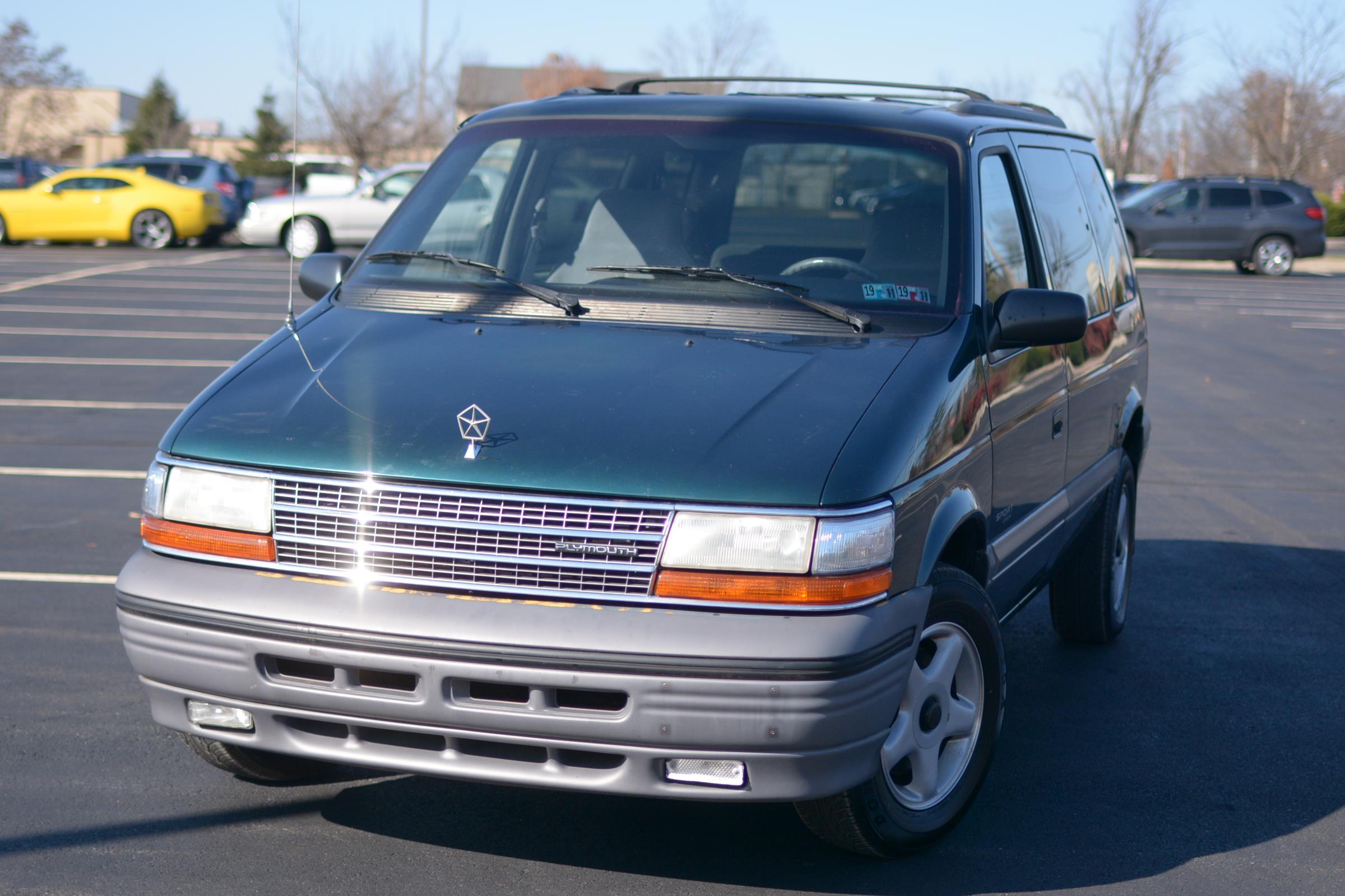 1994 Plymouth Voyager Se Nice Clean Low Miles Engine Problem Need