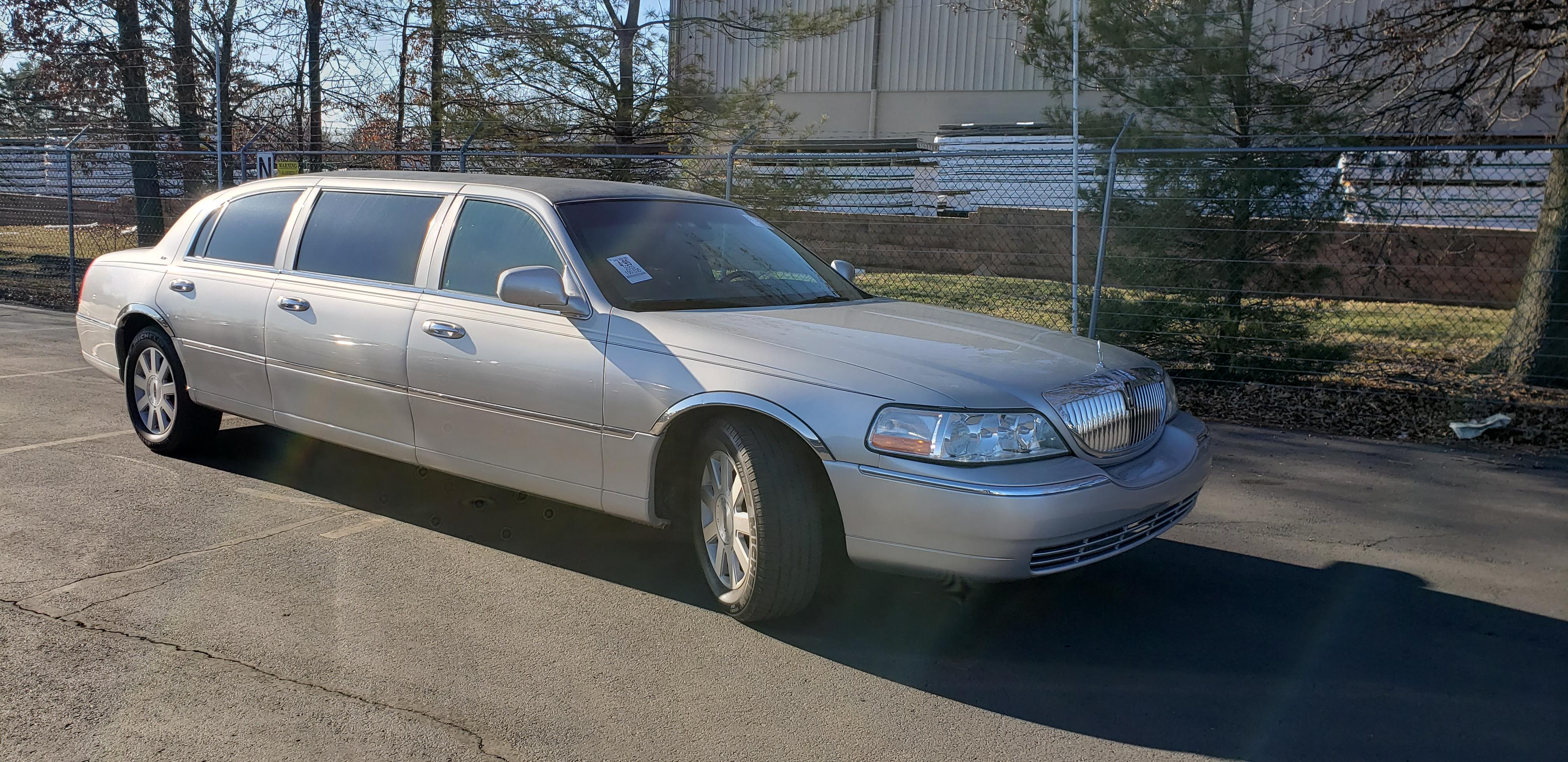 2003 Lincoln Town Car Executive W Limousine Pkg Ebay