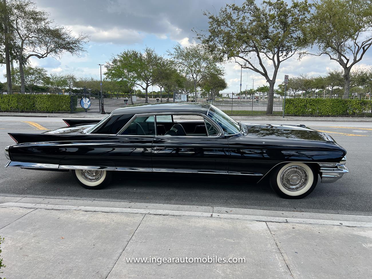 1962 Cadillac Coupe Deville Coupe Deville - Picture 10 of 40