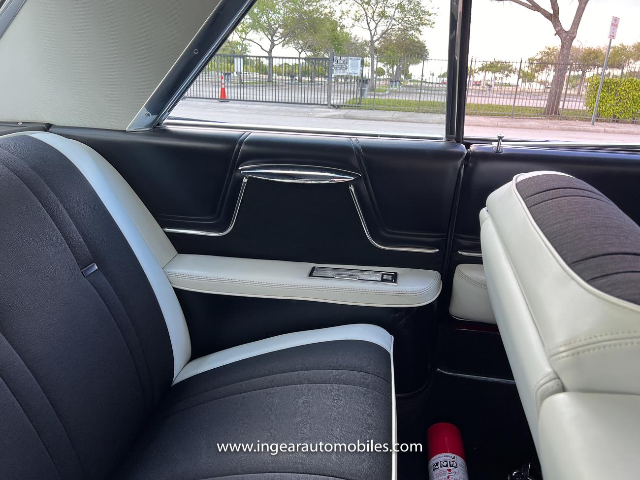 1962 Cadillac Coupe Deville Coupe Deville - Picture 23 of 40
