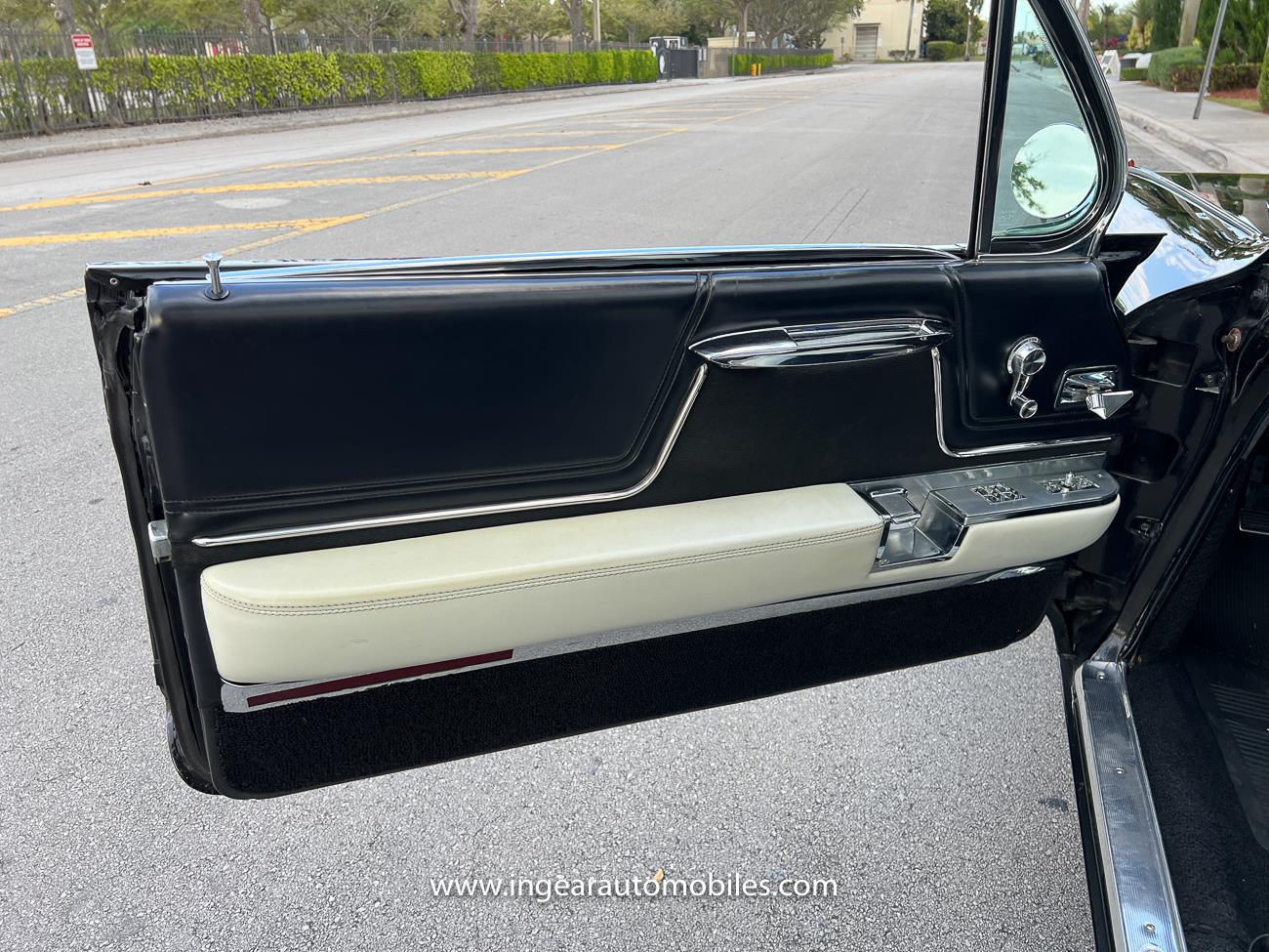 1962 Cadillac Coupe Deville Coupe Deville - Picture 28 of 40