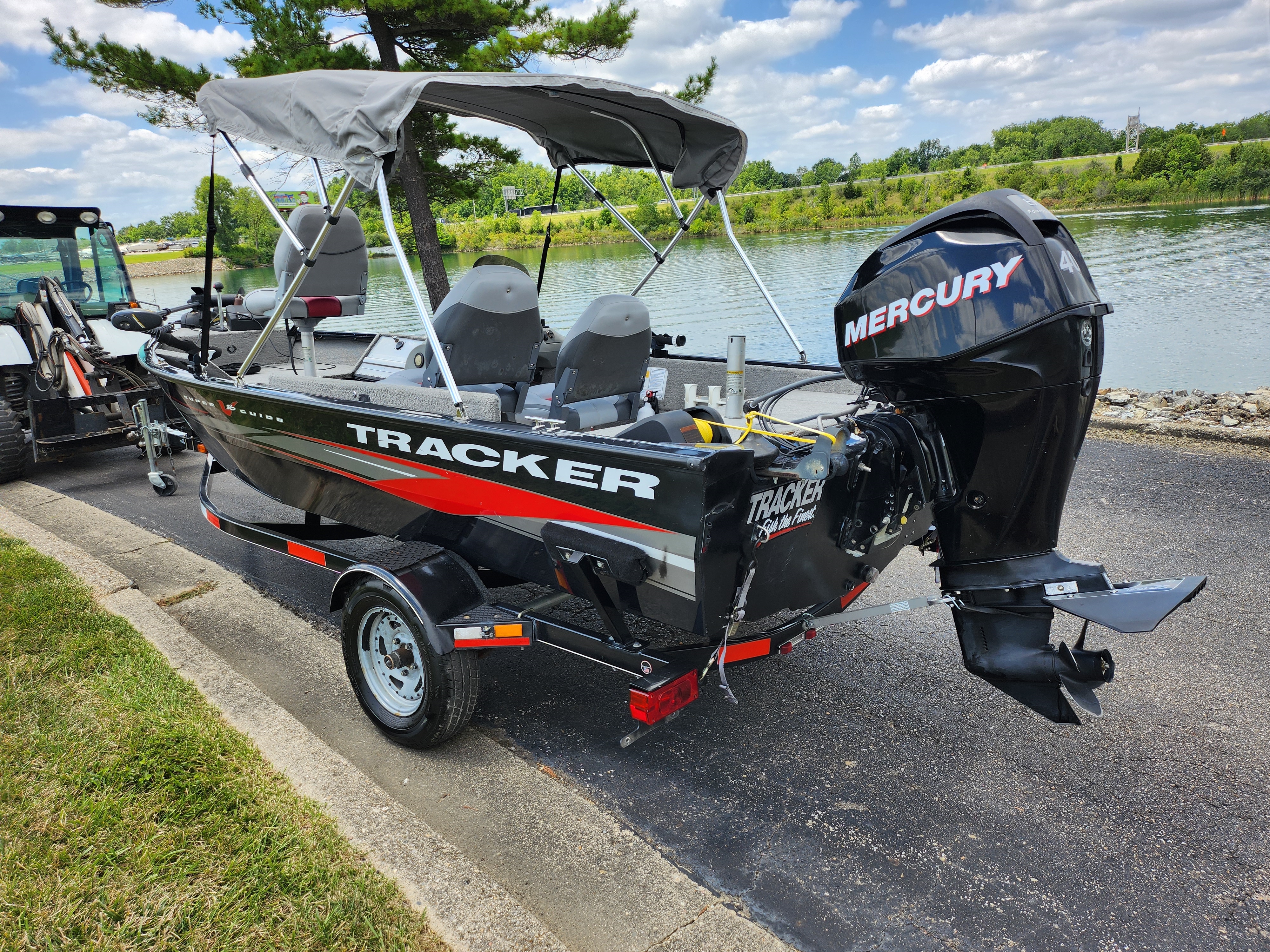 Owner 2013 Tracker Boats SuperGuideV16SC - EASY FINANCING - SAME DAY APPROVAL